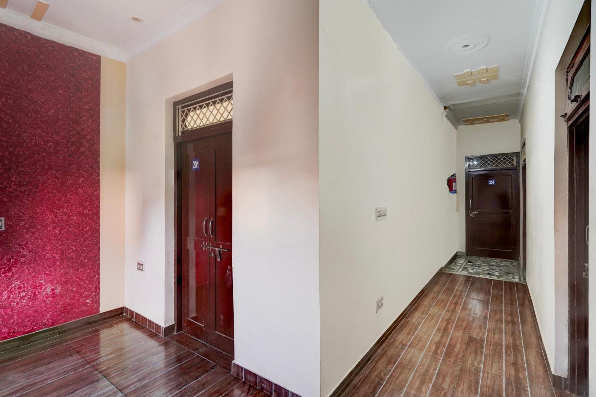 Oyo Hotel Maharaja Palace Meerut Luaran gambar
