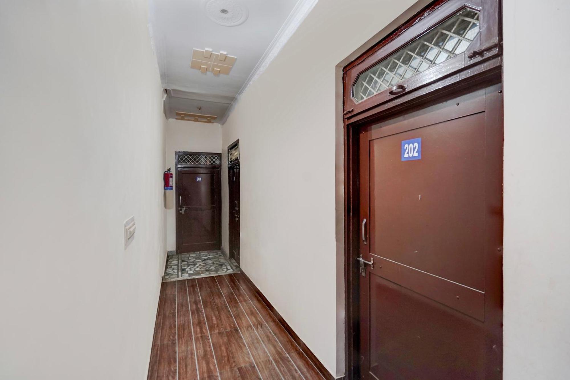 Oyo Hotel Maharaja Palace Meerut Luaran gambar