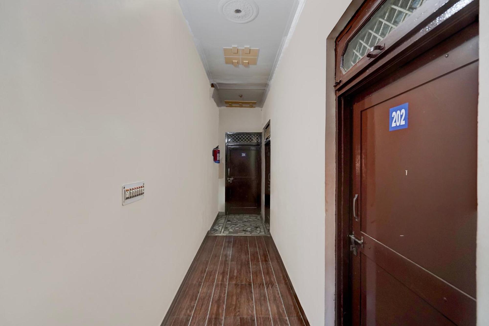 Oyo Hotel Maharaja Palace Meerut Luaran gambar